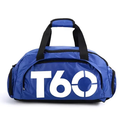 Mala de ginásio impermeável T60 em preto com letras azuis, ideal para treino e viagem. Mala de ginásio impermeável T60 em preto com letras azuis, ideal para treino e viagem.
