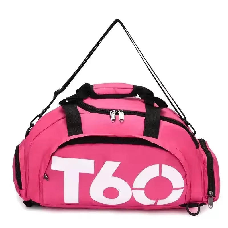 Mala de ginásio impermeável T60 em preto com letras azuis, ideal para treino e viagem. Mala de ginásio impermeável T60 em preto com letras azuis, ideal para treino e viagem.