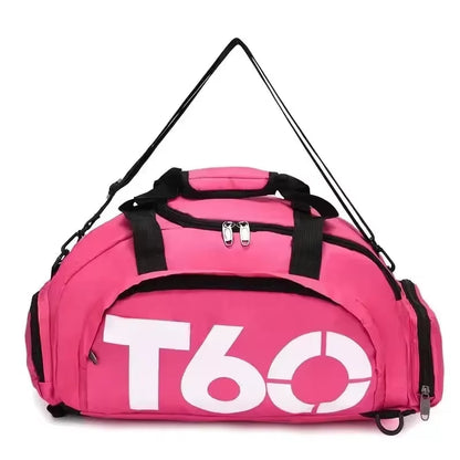 Mala de ginásio impermeável T60 em preto com letras azuis, ideal para treino e viagem. Mala de ginásio impermeável T60 em preto com letras azuis, ideal para treino e viagem.