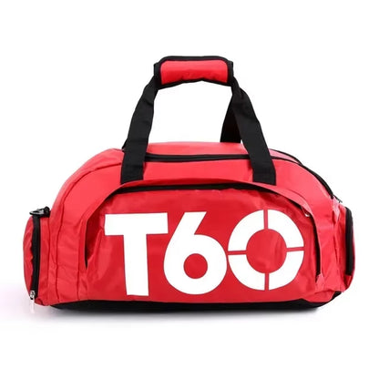 Mala de ginásio impermeável T60 em preto com letras azuis, ideal para treino e viagem. Mala de ginásio impermeável T60 em preto com letras azuis, ideal para treino e viagem.