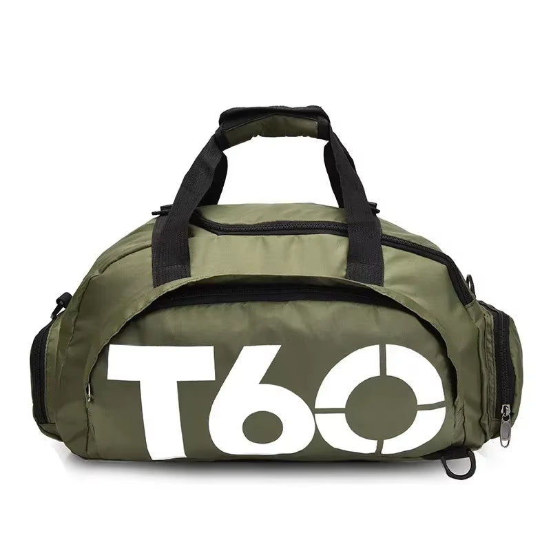 Mala de ginásio impermeável T60 em preto com letras azuis, ideal para treino e viagem. Mala de ginásio impermeável T60 em preto com letras azuis, ideal para treino e viagem.